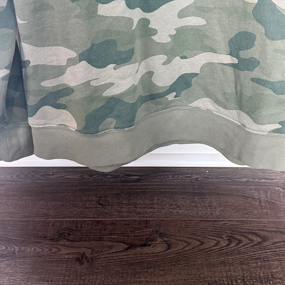 Old Navy camo crew neck sweatshirt Large - Picture 2 of 6